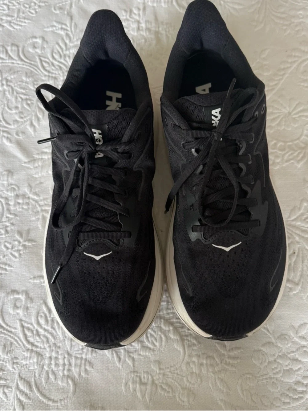 Hoka Clifton 10 Black and White Everyday Running Shoe size 10